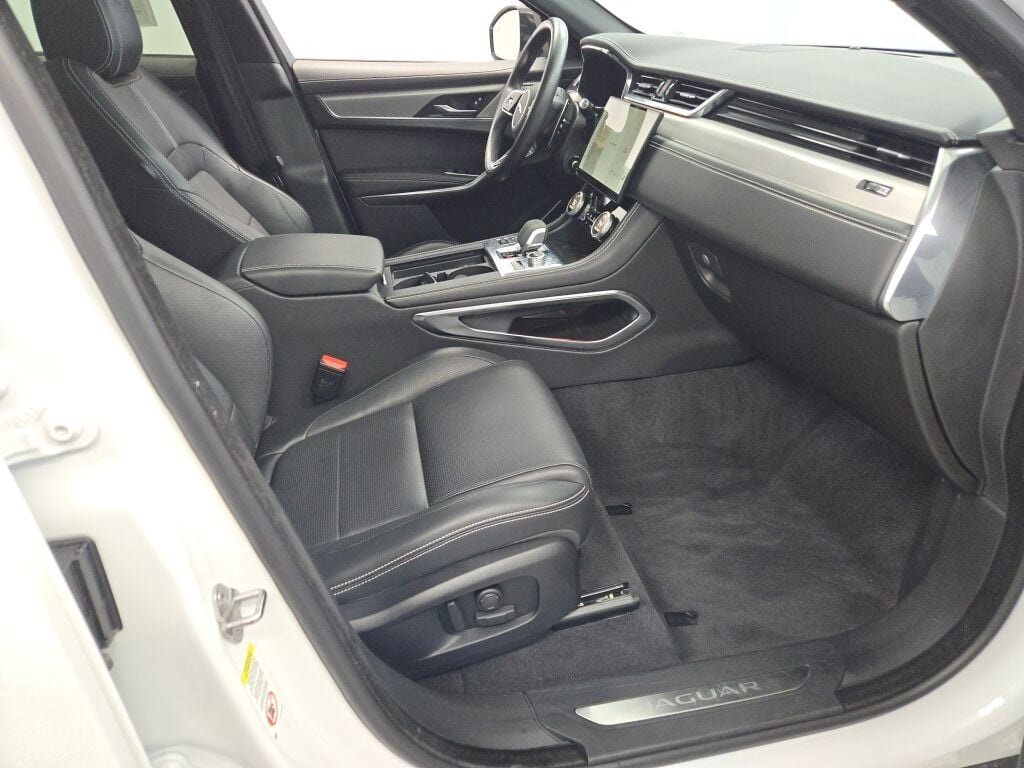 Used 2024 Jaguar F-PACE R-Dynamic S image 7