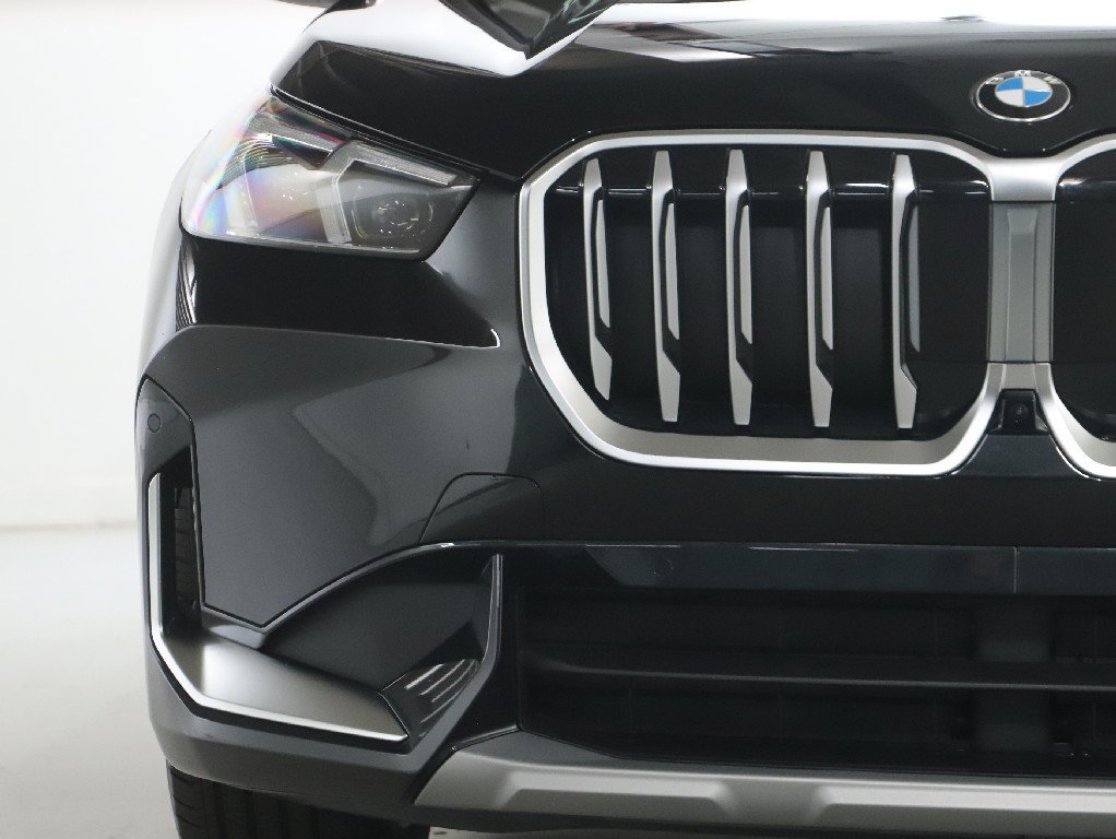 Used 2026 BMW X1 xDrive28i w/ Technology Package AWD/4WD image 7