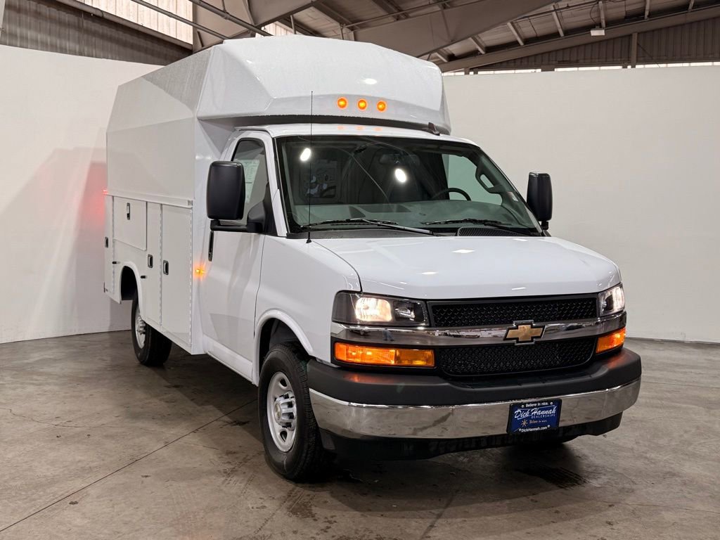 New 2025 Chevrolet Express 3500 Work Van w/ Power Convenience Package image 8