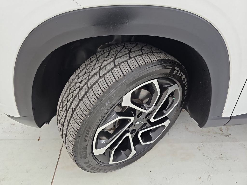 Used 2024 Chevrolet Trax RS w/ Driver Confidence Package FWD image 39