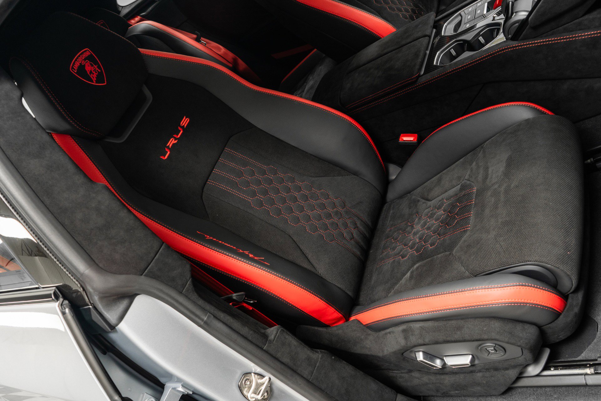 Used 2024 Lamborghini Urus Performante image 27