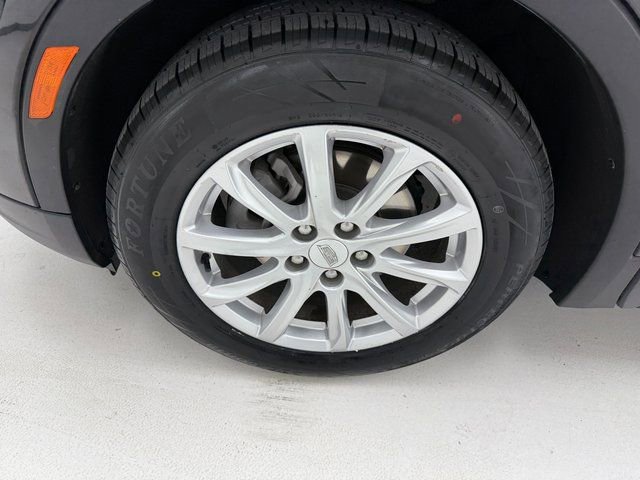 Used 2023 Cadillac XT4 Luxury w/ Cold Weather Package image 7