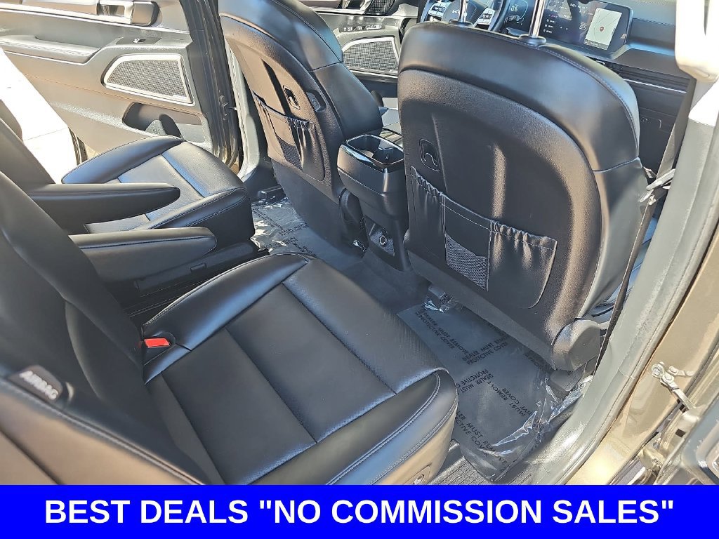 Used 2025 Kia Telluride S FWD image 11