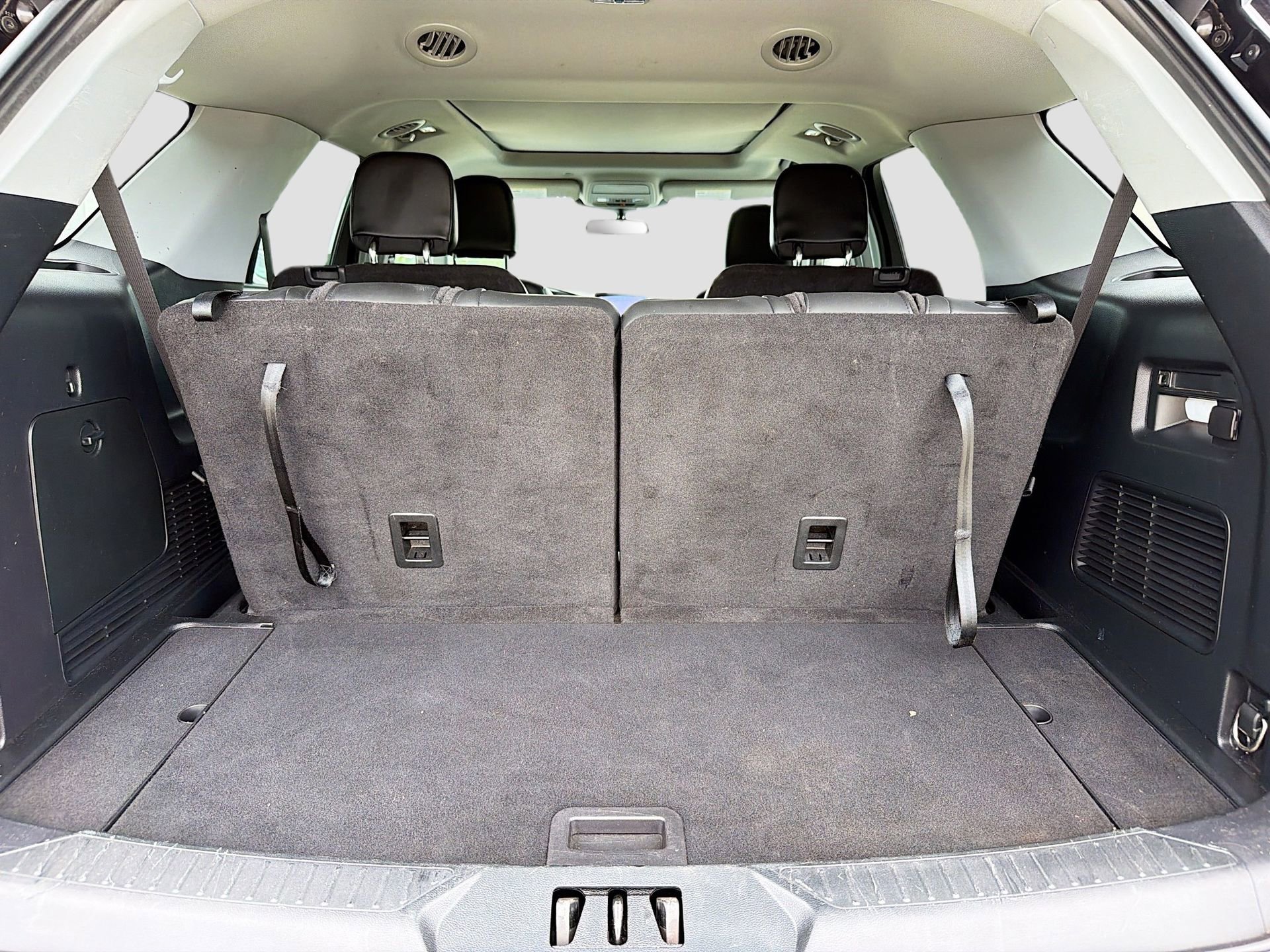 Used 2022 Ford Explorer XLT w/ Equipment Group 202A image 32