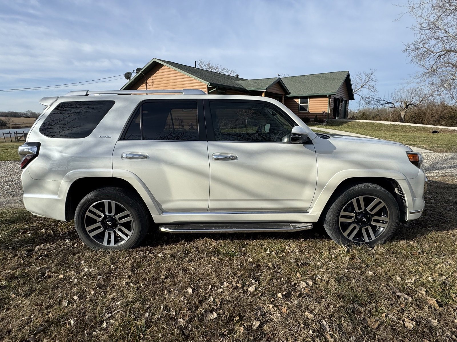 Used 2016 Toyota 4Runner Limited image 3