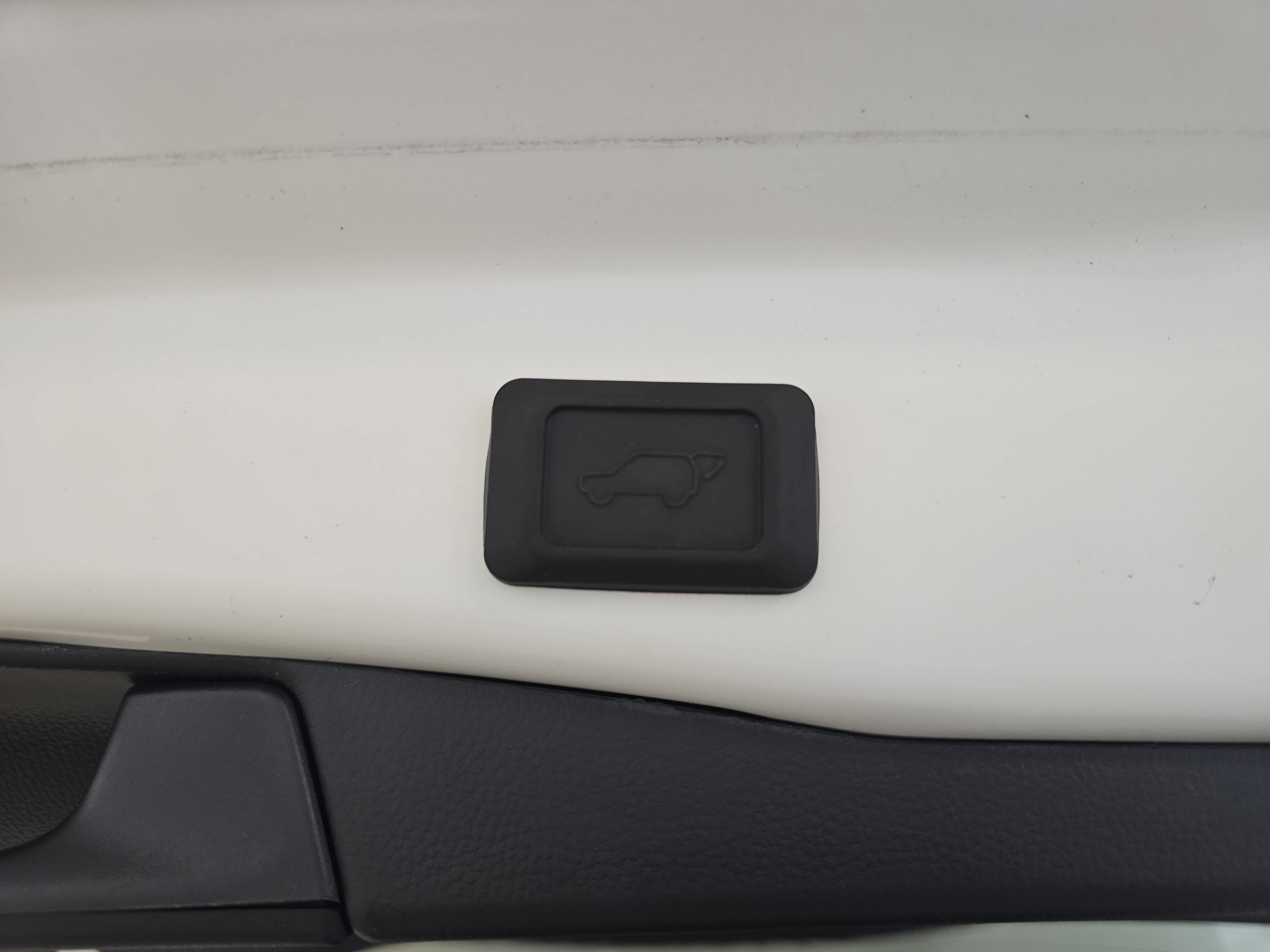 Used 2025 Toyota RAV4 XLE Premium w/ Weather Package AWD/4WD image 29