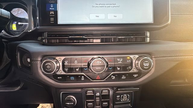 Used 2025 Jeep Wrangler Unlimited Rubicon 4xe w/ Safety Group image 21