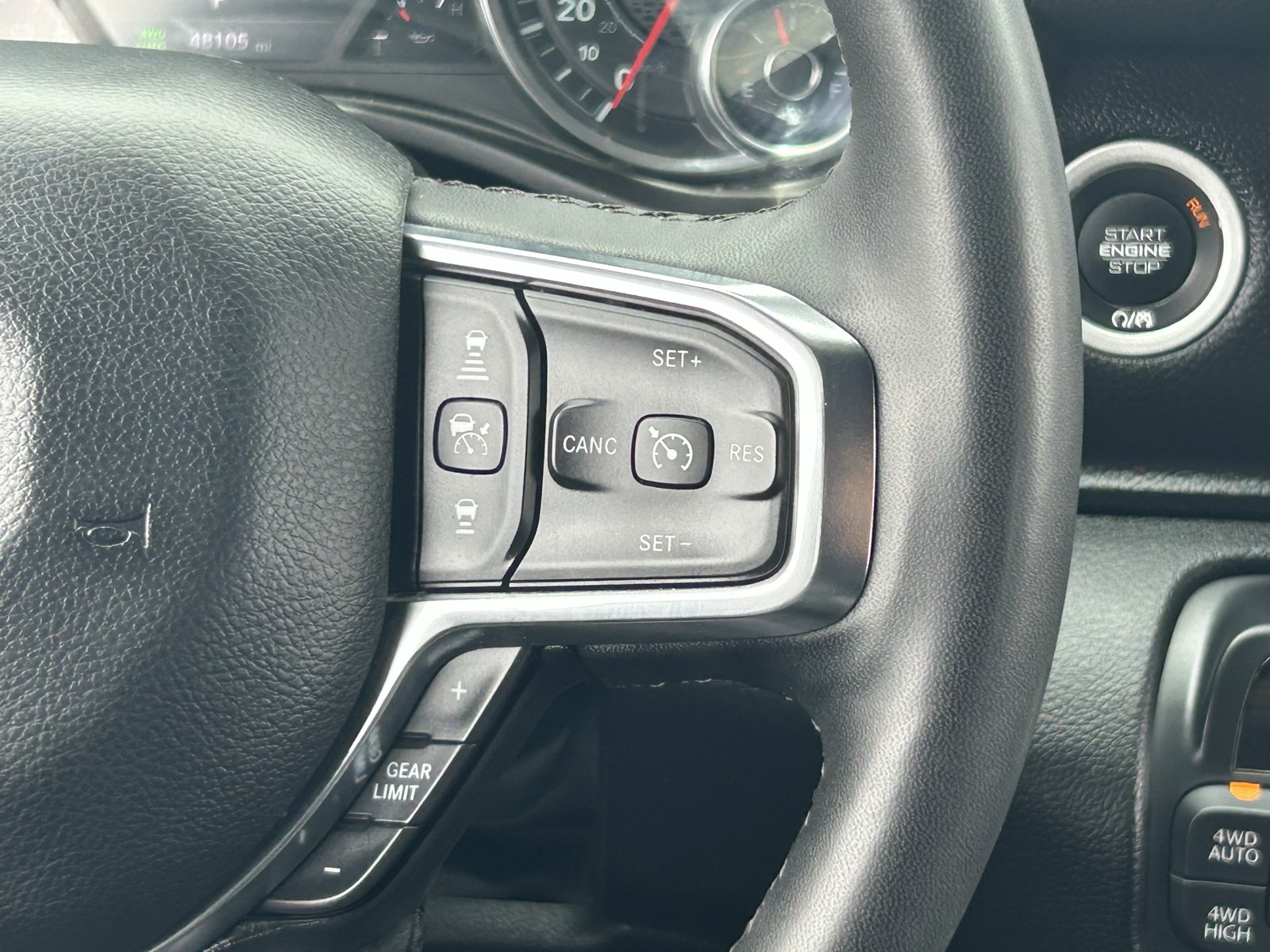 Used 2025 RAM 1500 Laramie AWD/4WD image 25