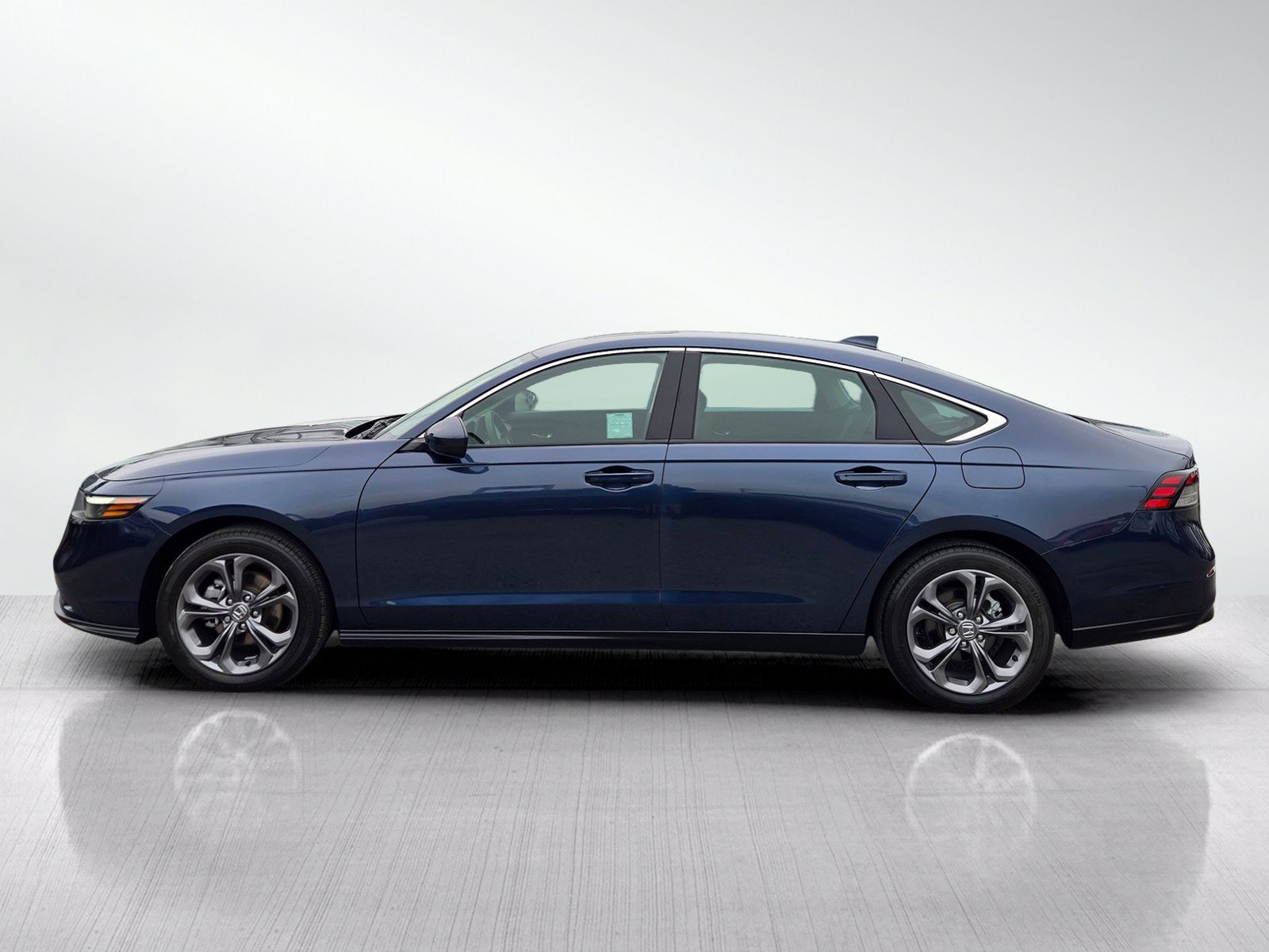 Used 2024 Honda Accord EX image 7