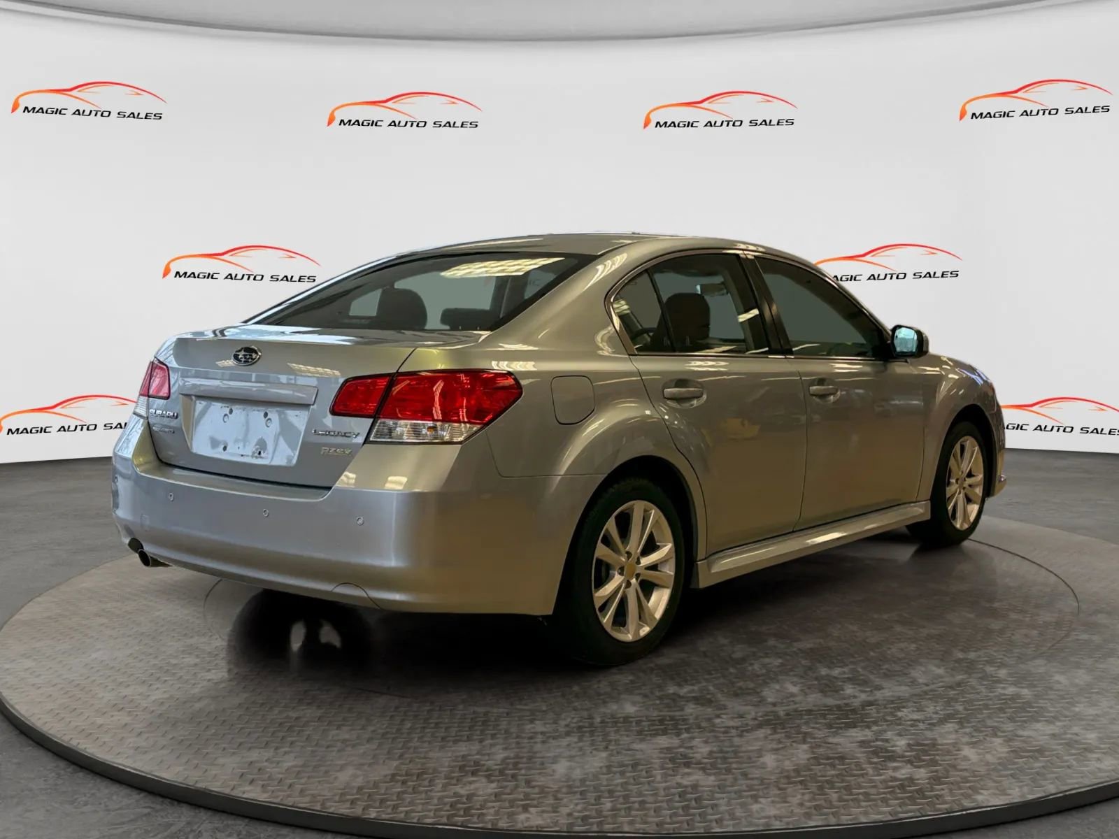 Used 2013 Subaru Legacy 2.5i Premium w/ All-Weather Pkg image 8