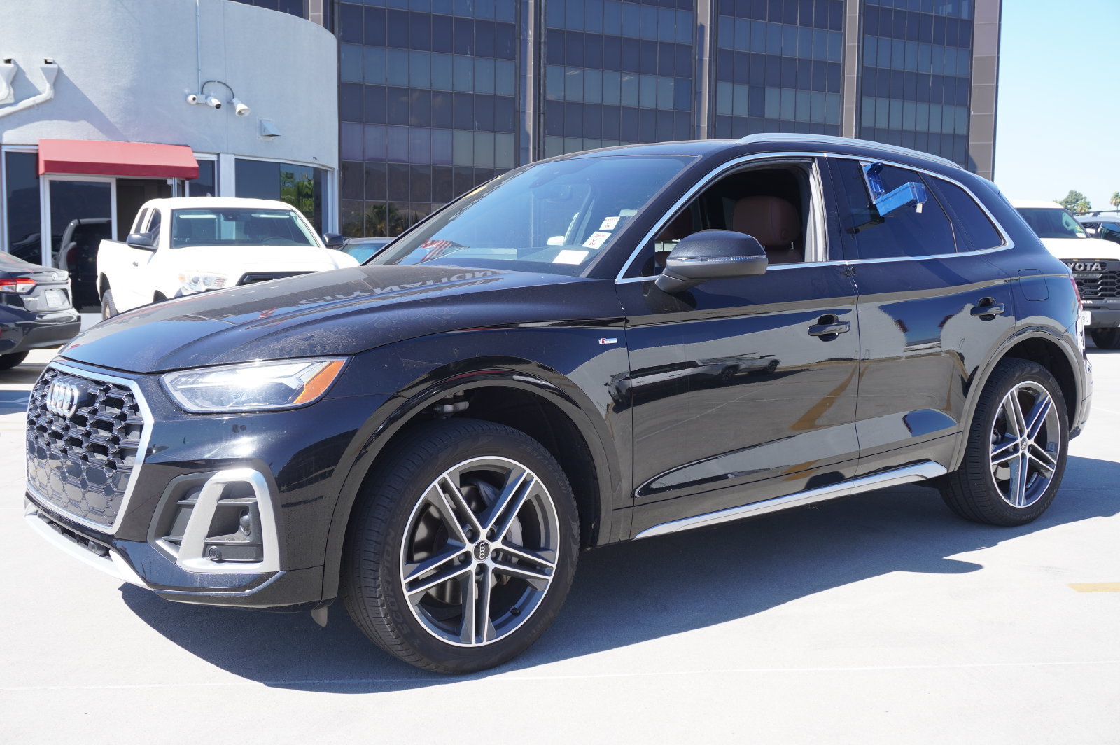 Used 2022 Audi Q5 e Premium AWD/4WD image 4