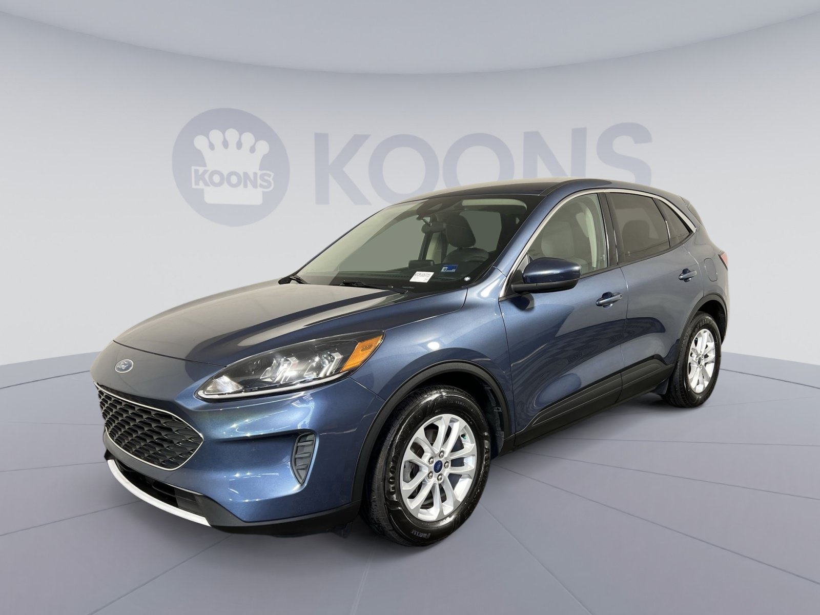 Used 2020 Ford Escape SE FWD image 1