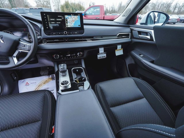 New 2026 Mitsubishi Outlander ES image 40