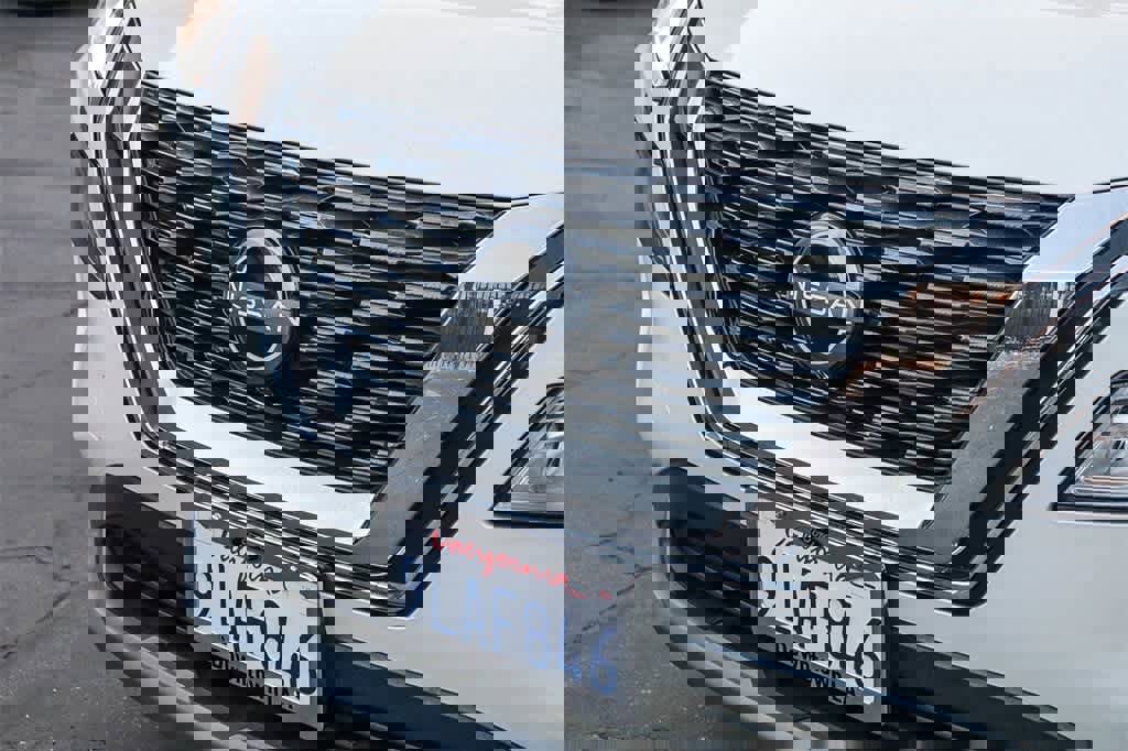 Used 2023 Nissan Rogue SV image 5