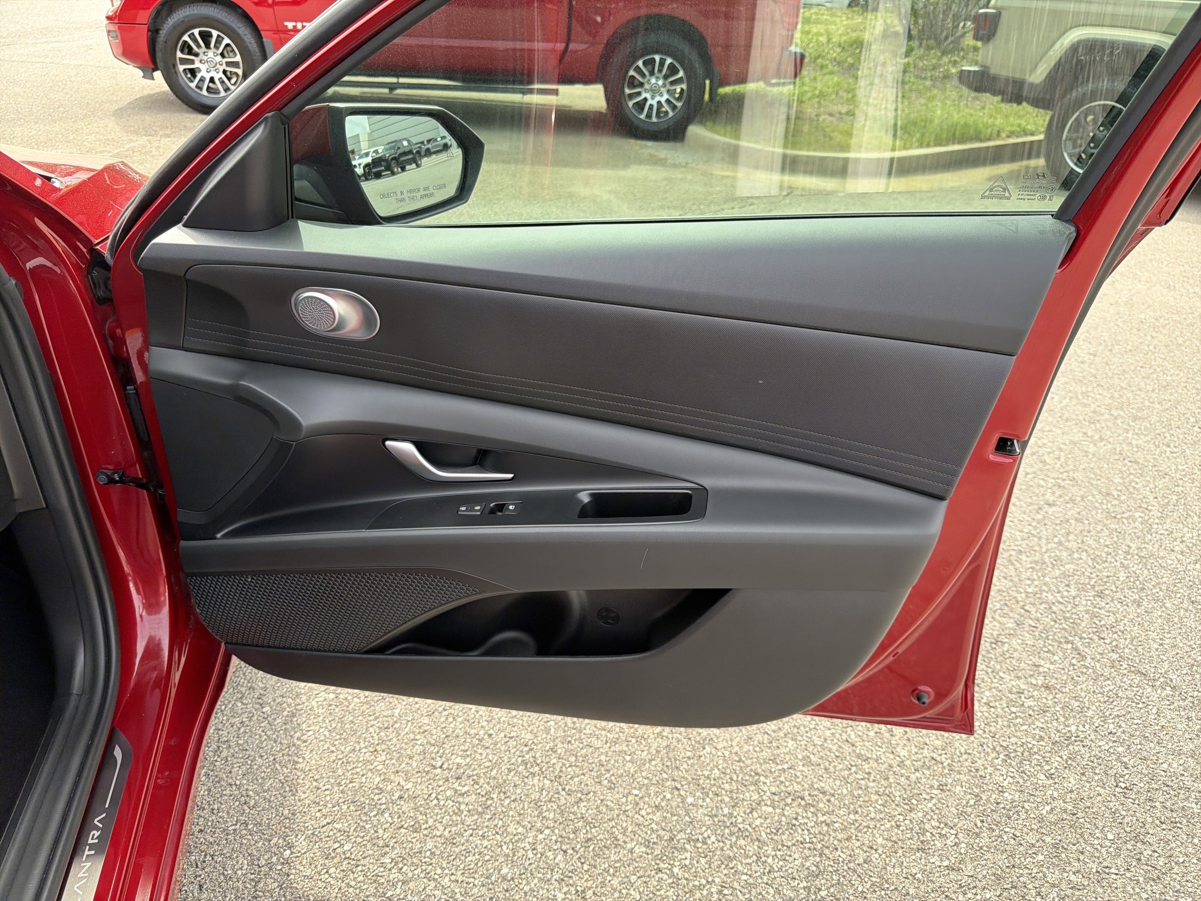 Used 2024 Hyundai Elantra Blue image 25