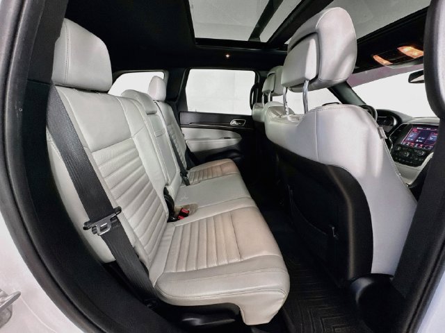 Used 2018 Jeep Grand Cherokee Limited AWD/4WD image 31