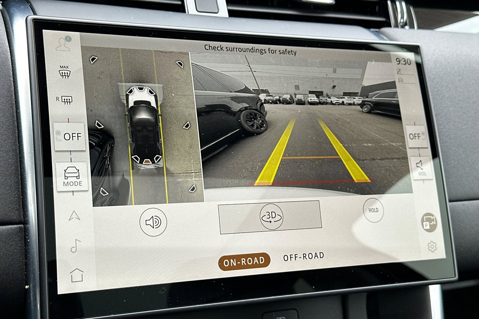 Used 2025 Land Rover Discovery Sport S image 22