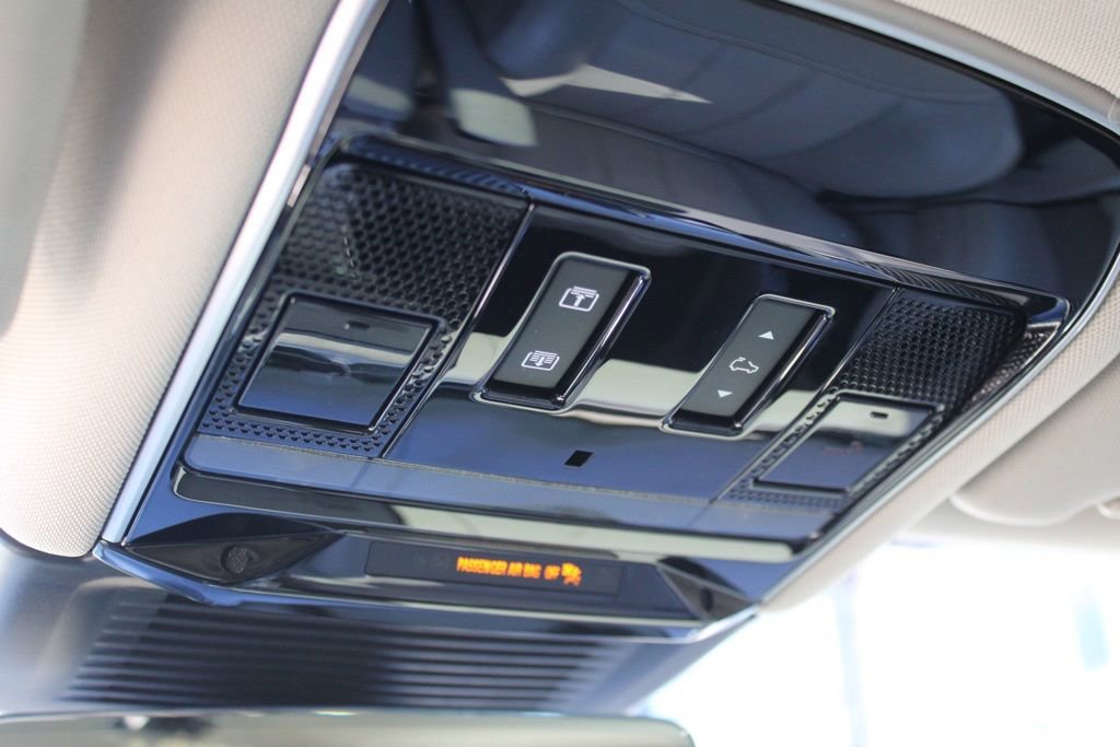 Certified 2023 Land Rover Range Rover SE AWD/4WD image 32