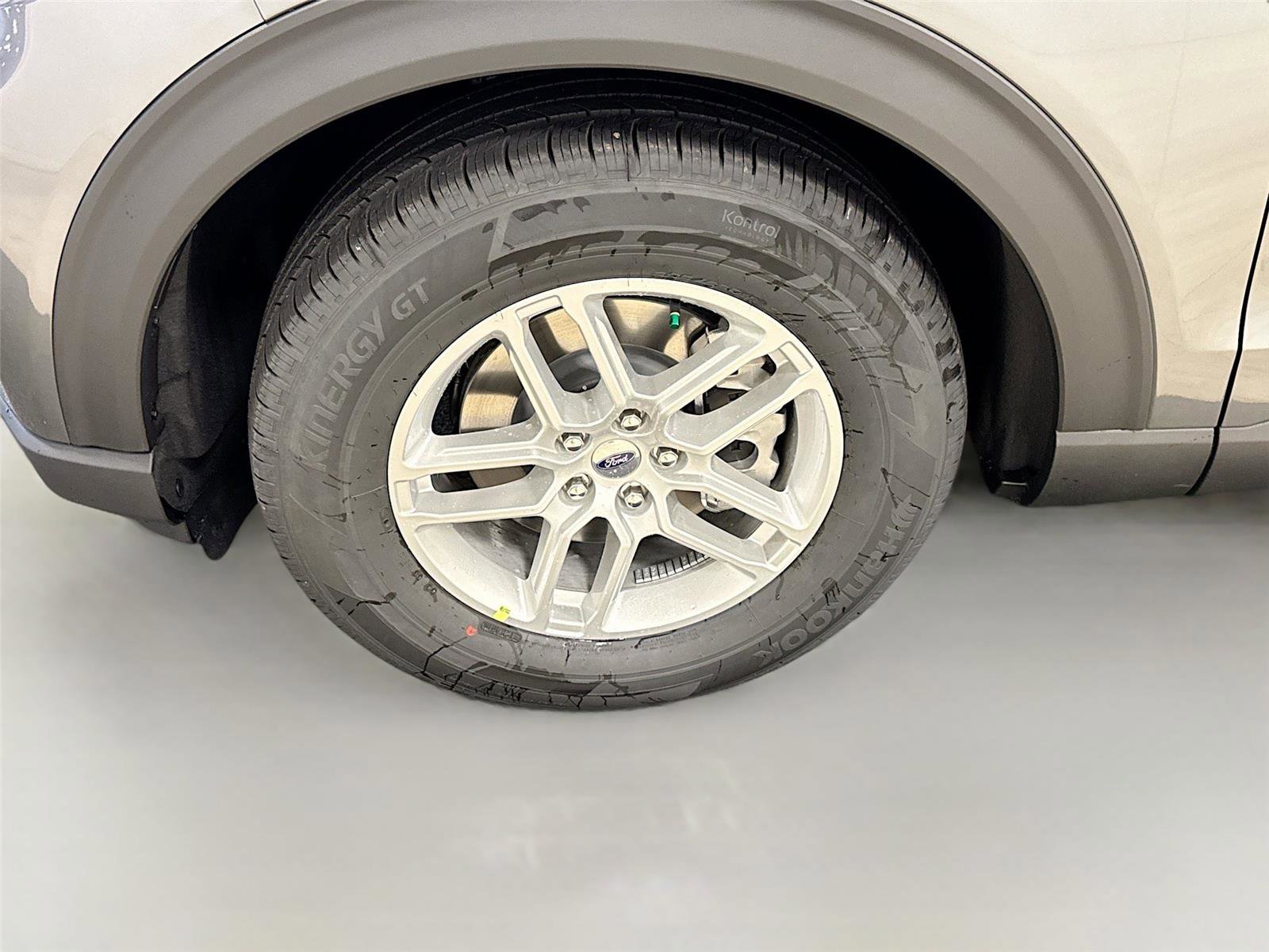 New 2026 Ford Explorer Active w/ Active Comfort Package image 30