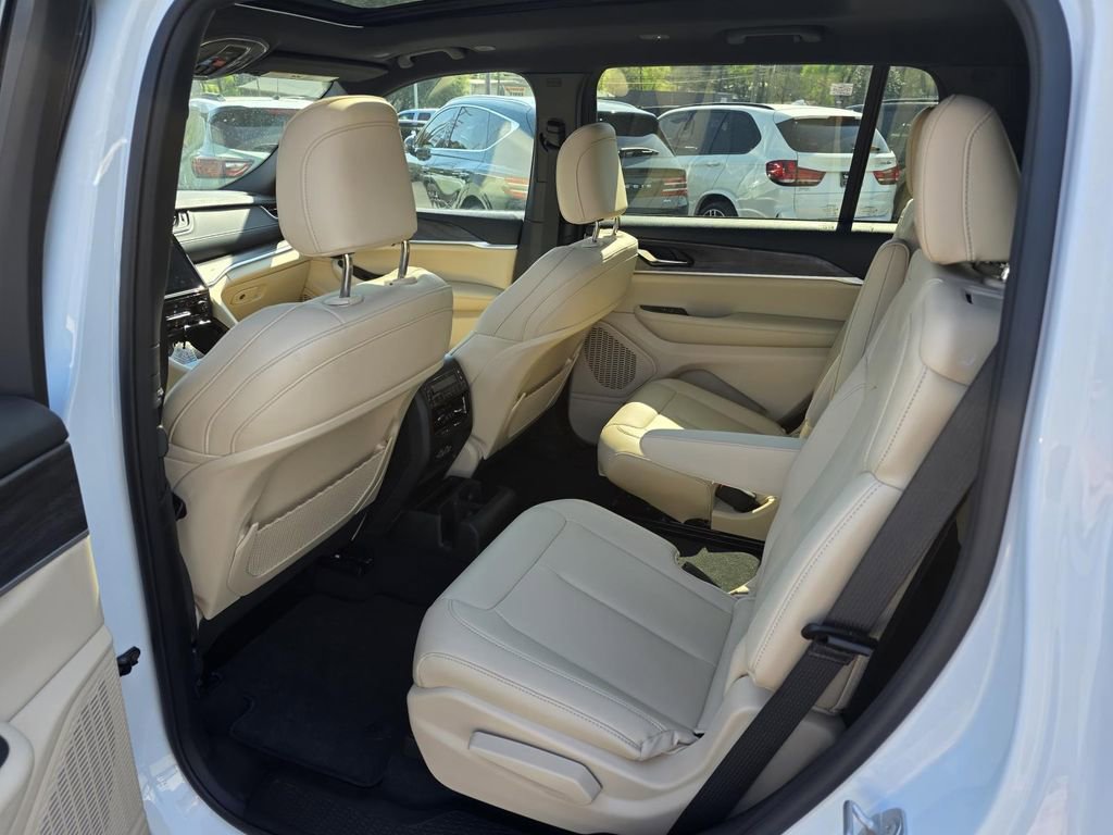 Used 2024 Jeep Grand Cherokee L Limited image 25