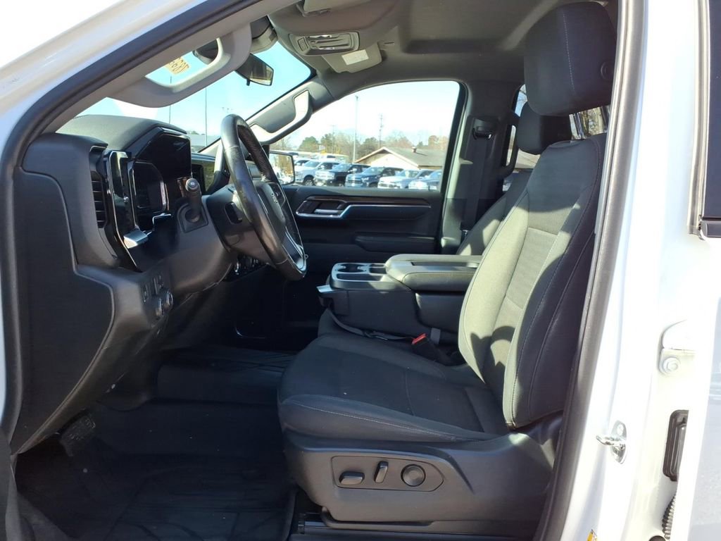 Used 2022 Chevrolet Silverado 1500 LT image 16