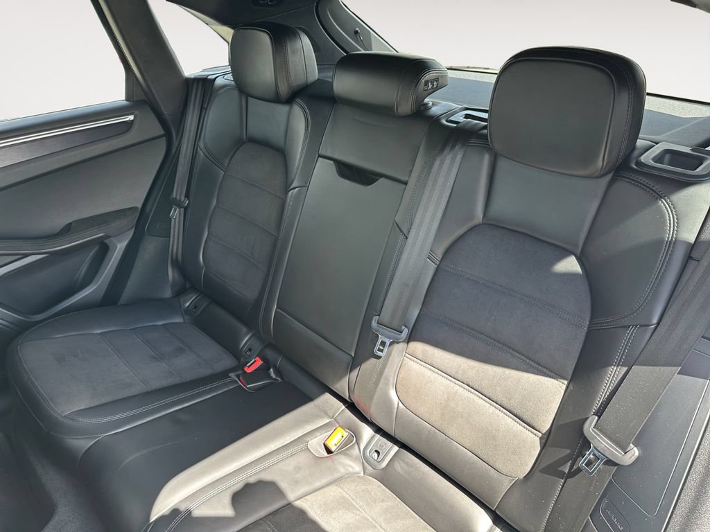 Used 2022 Porsche Macan GTS AWD/4WD image 13