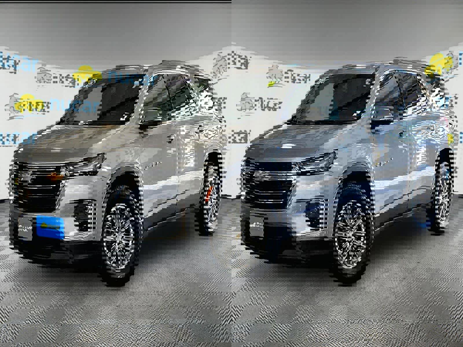 Used 2023 Chevrolet Traverse LT image 3