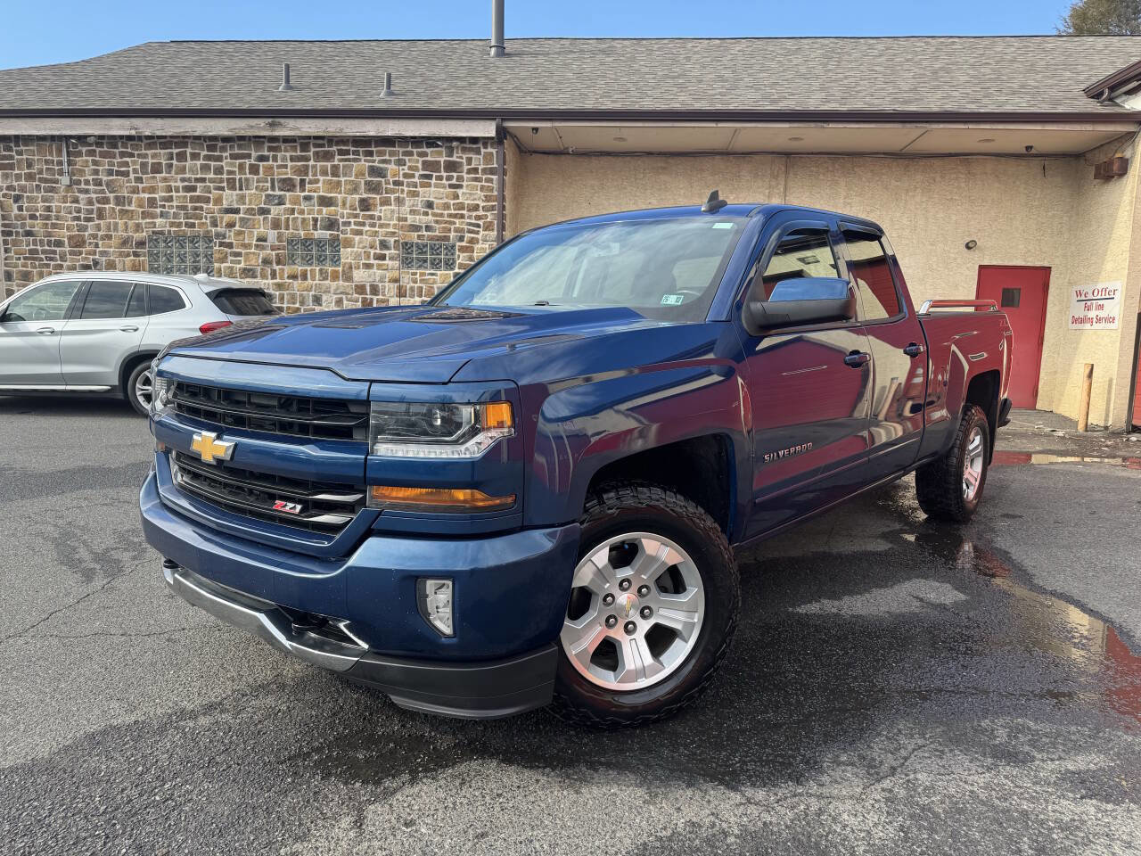 Used 2018 Chevrolet Silverado 1500 LT w/ All Star Edition AWD/4WD image 2