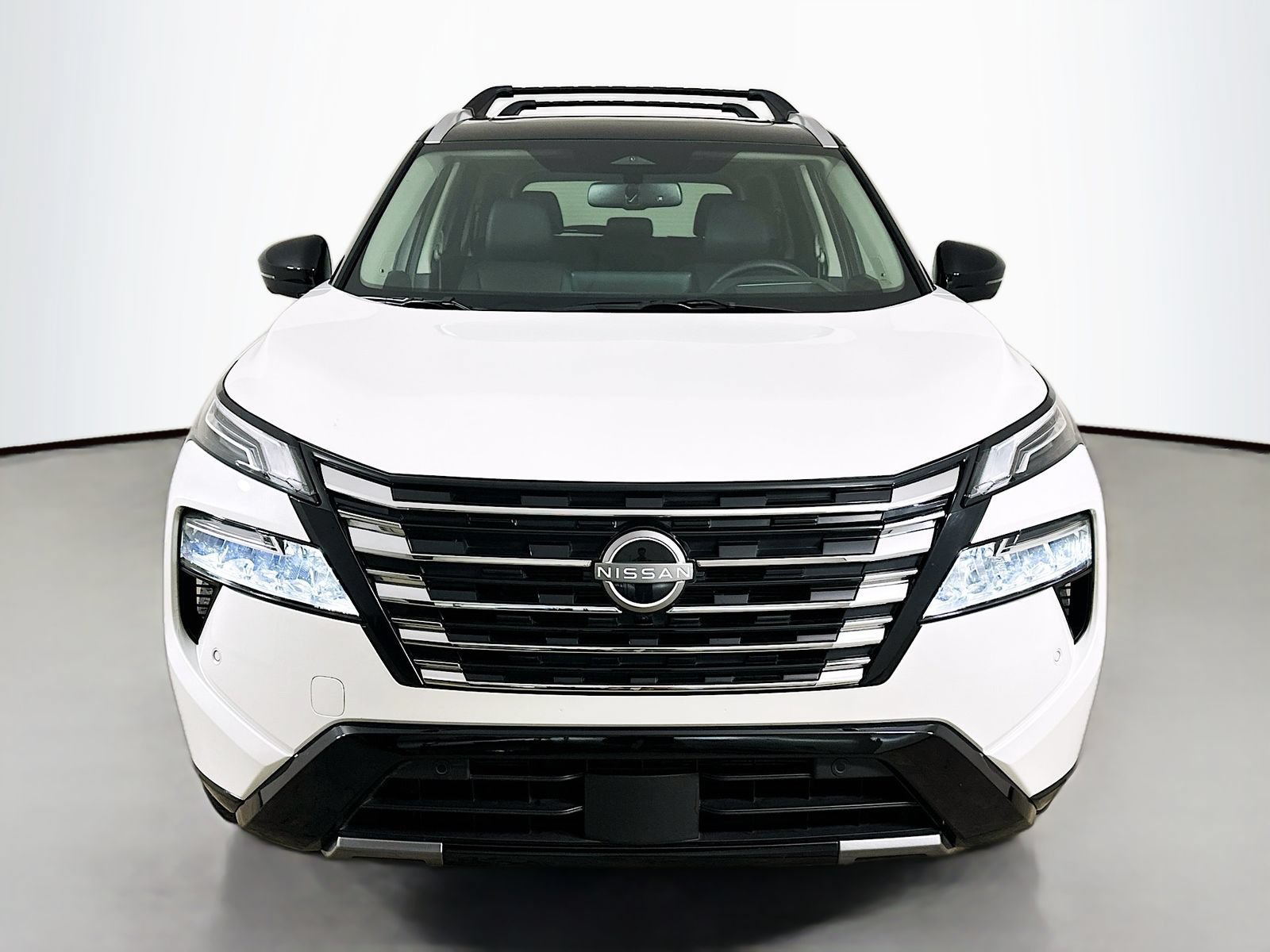 Used 2025 Nissan Rogue Platinum w/ Platinum Premium Package AWD/4WD image 2