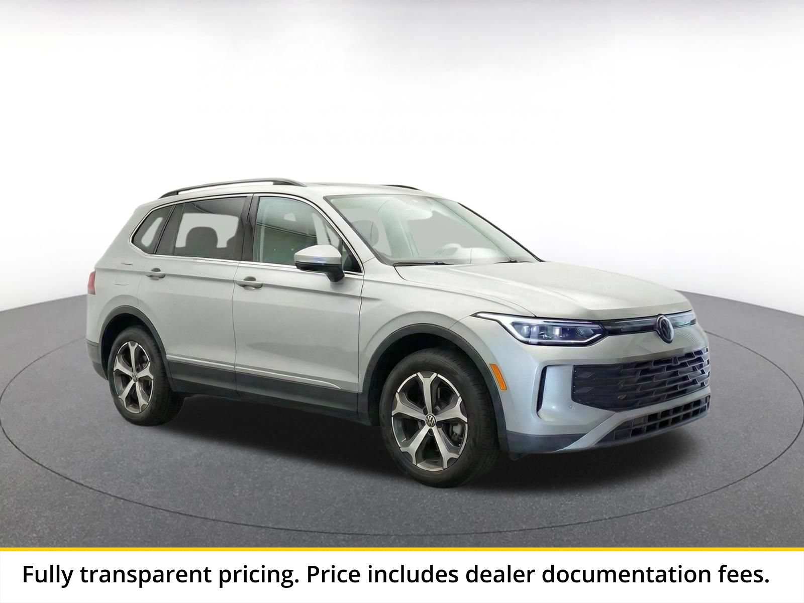 Used 2026 Volkswagen Tiguan SE AWD/4WD image 13