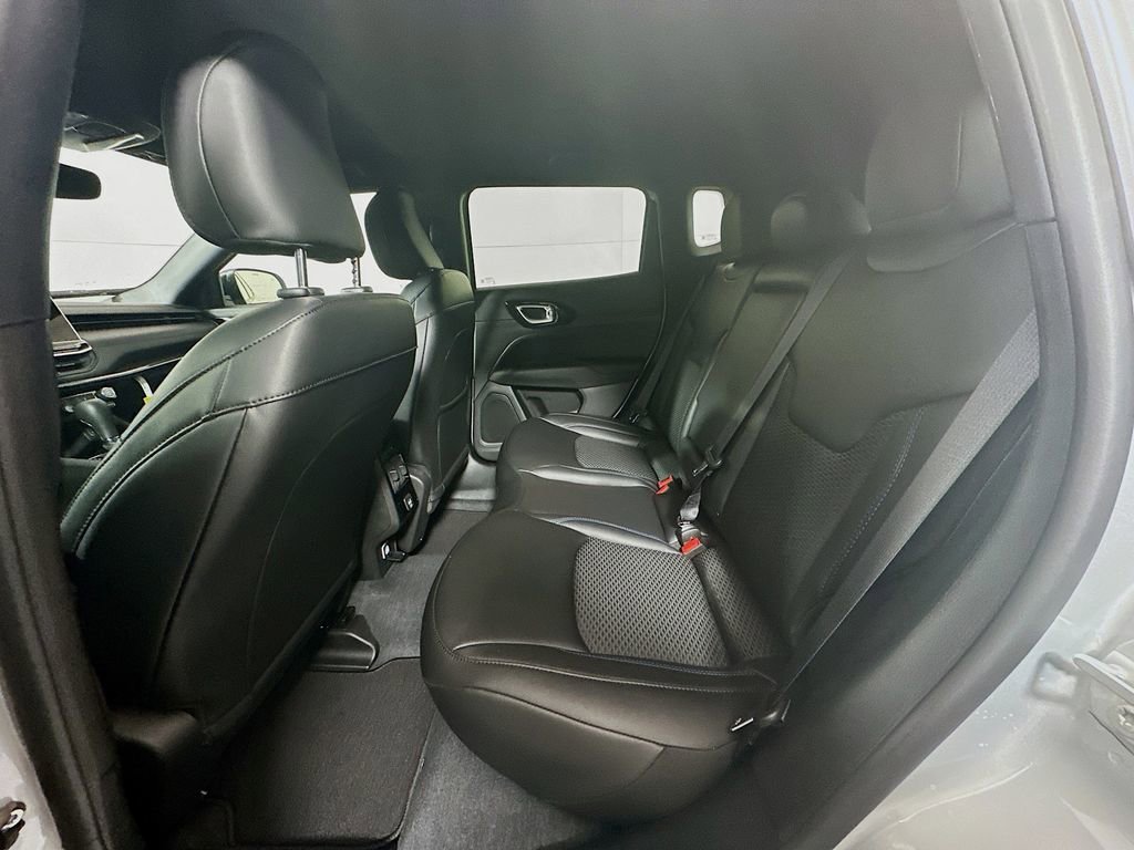 New 2026 Jeep Compass Latitude image 16