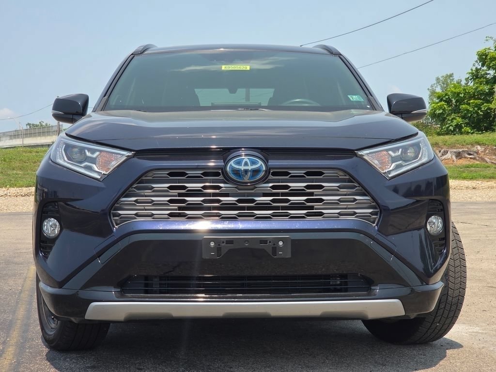 Used 2019 Toyota RAV4 XSE w/ Carpet Mat Package AWD/4WD image 3