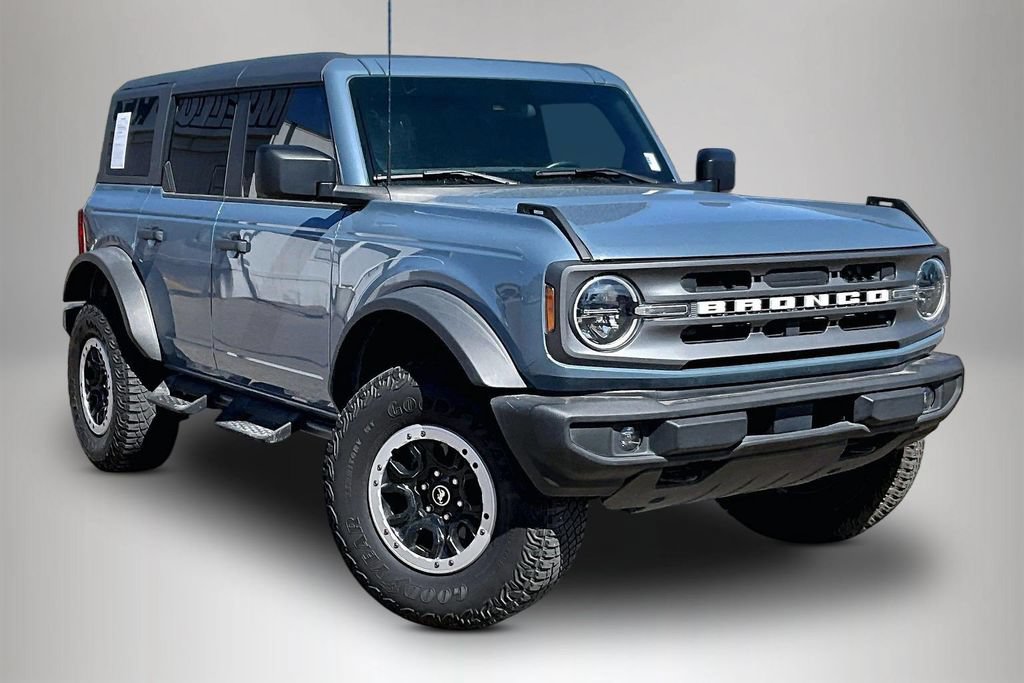 Used 2023 Ford Bronco Big Bend w/ Sasquatch Package AWD/4WD image 1
