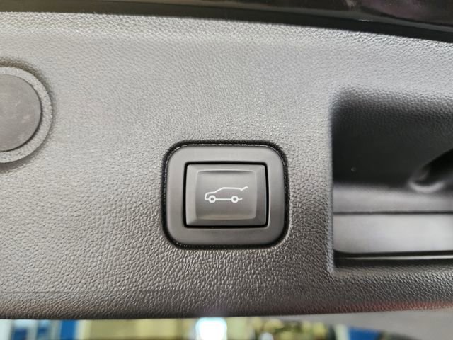 Certified 2023 Chevrolet Equinox RS w/ RS Leather Package FWD image 17