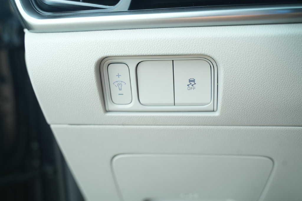 Used 2025 Kia Sorento S w/ Panoramic Sunroof Package FWD image 37