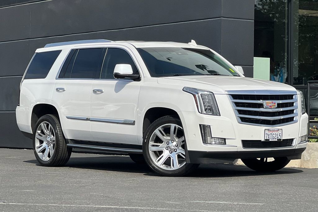 Used 2017 Cadillac Escalade Luxury image 3