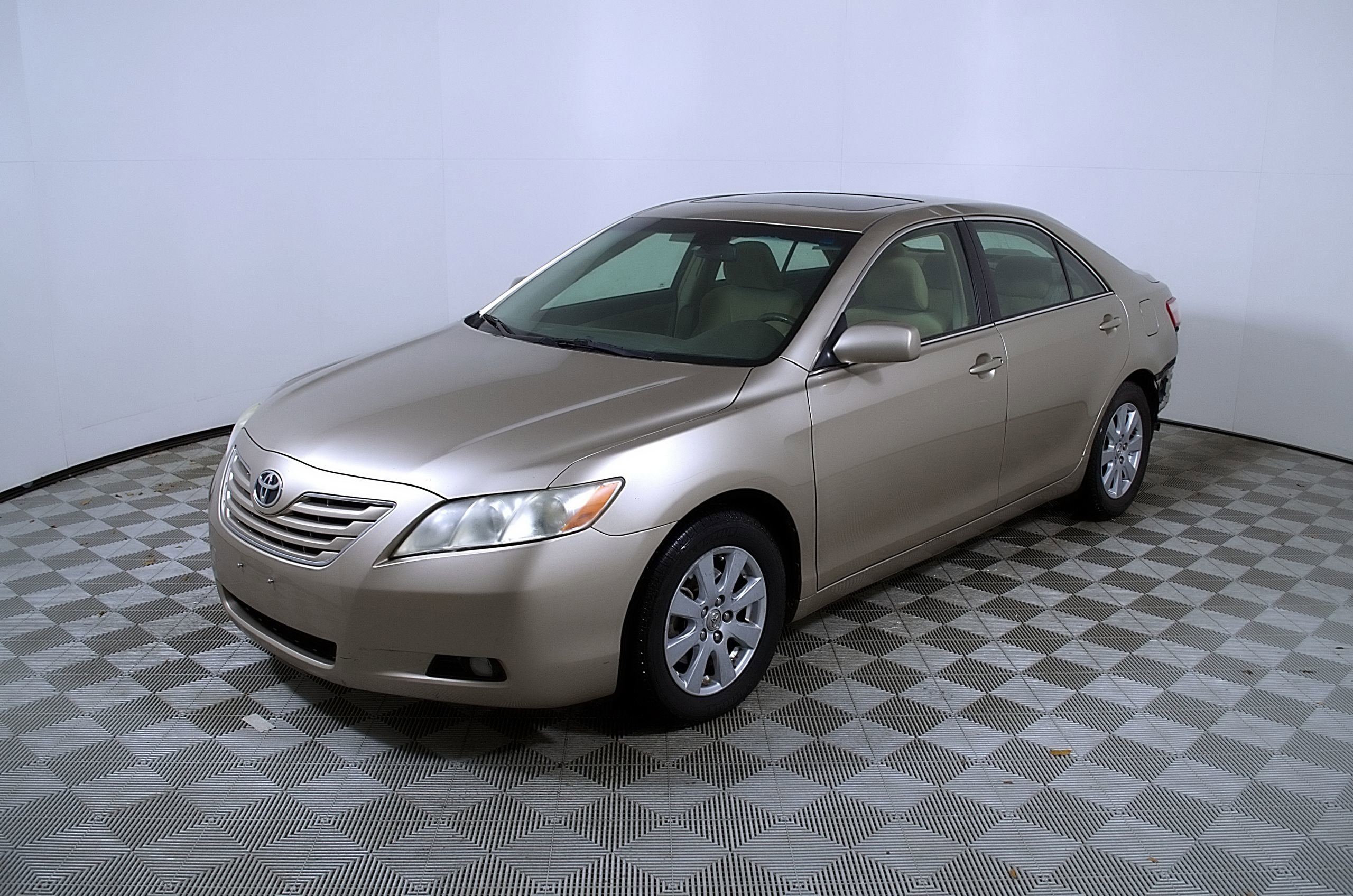 Used 2007 Toyota Camry CE FWD image 3