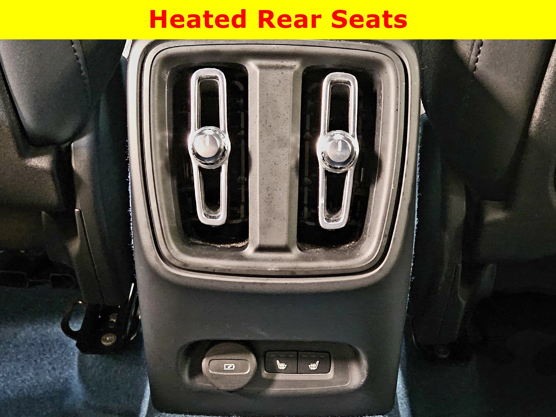 Used 2023 Volvo XC40 Recharge Ultimate image 31