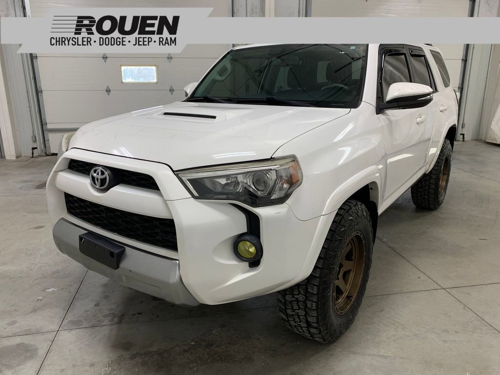 Used 2016 Toyota 4Runner SR5 image 1
