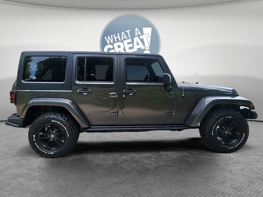 Used 2017 Jeep Wrangler Unlimited Sahara AWD/4WD image 2