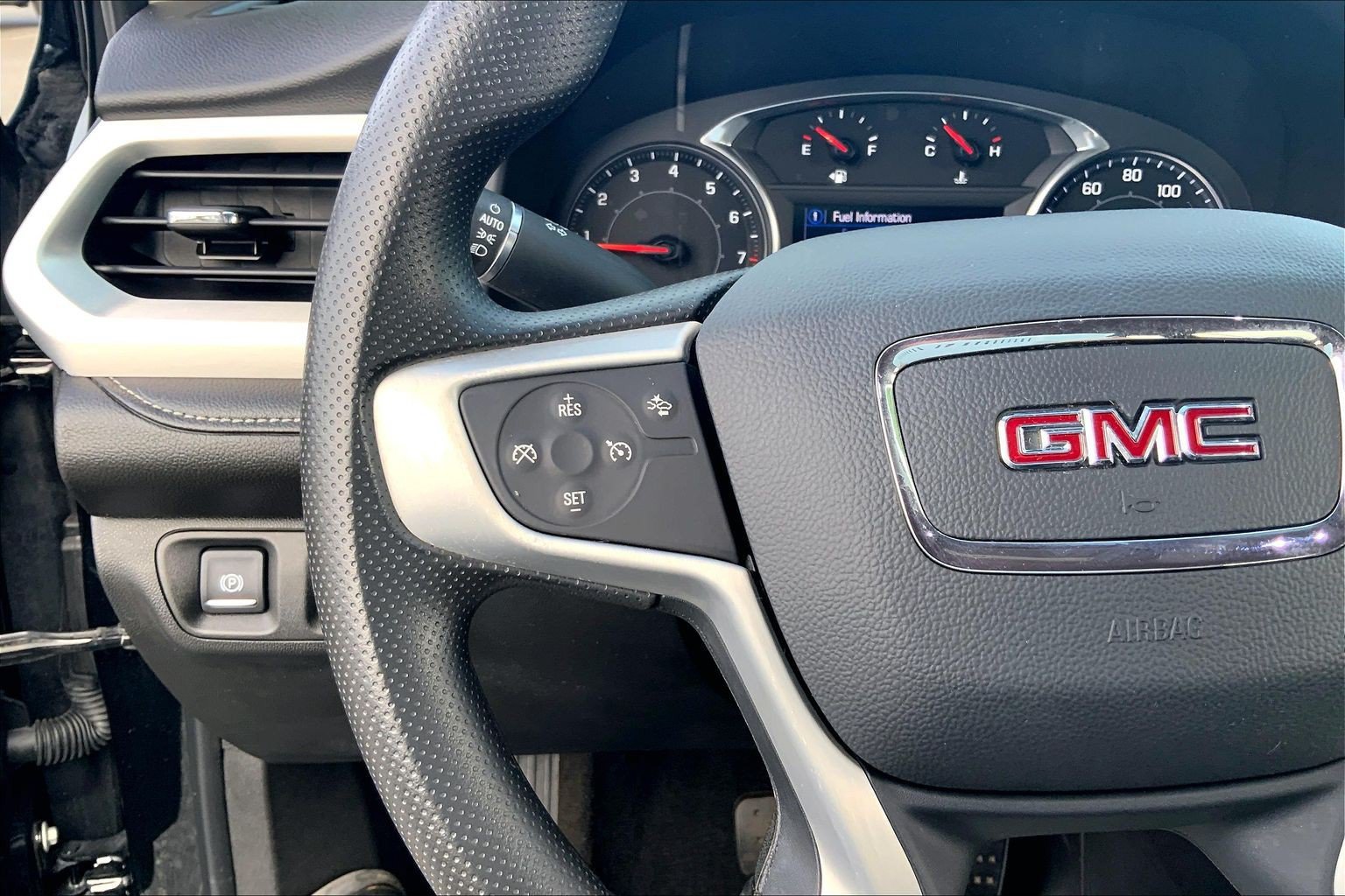 Used 2021 GMC Acadia SLE AWD/4WD image 22