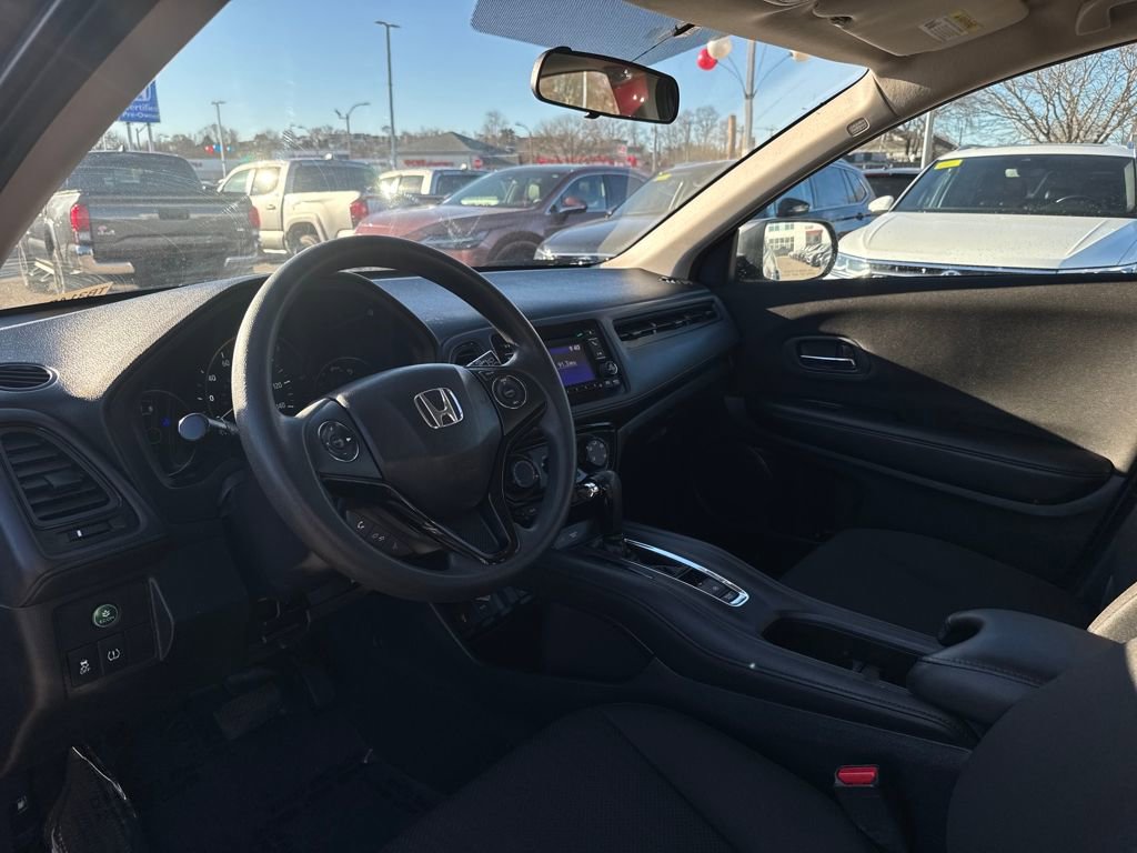 Used 2017 Honda HR-V LX image 14