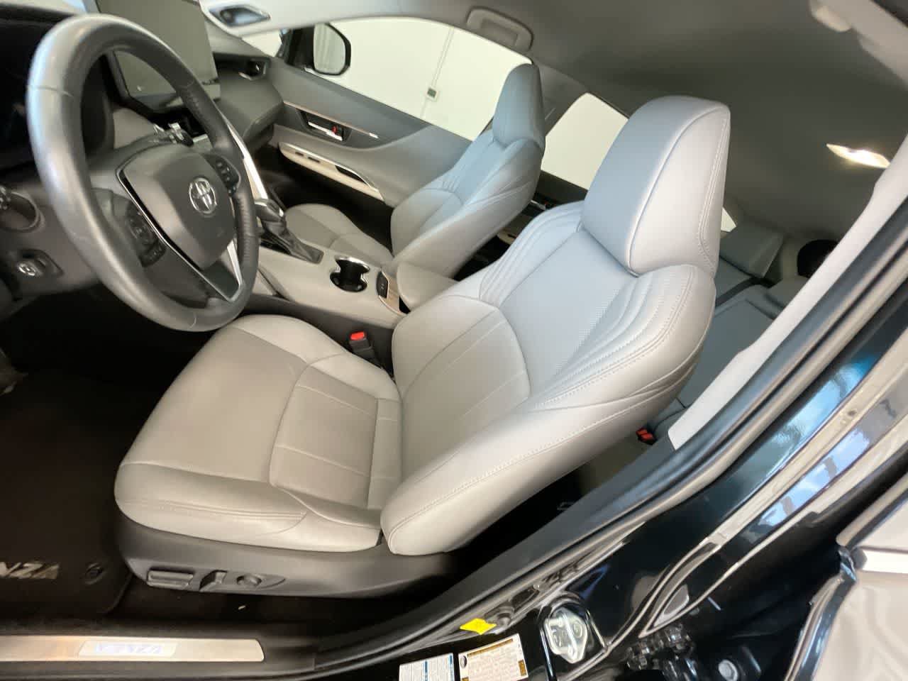 Used 2022 Toyota Venza Limited AWD/4WD image 11