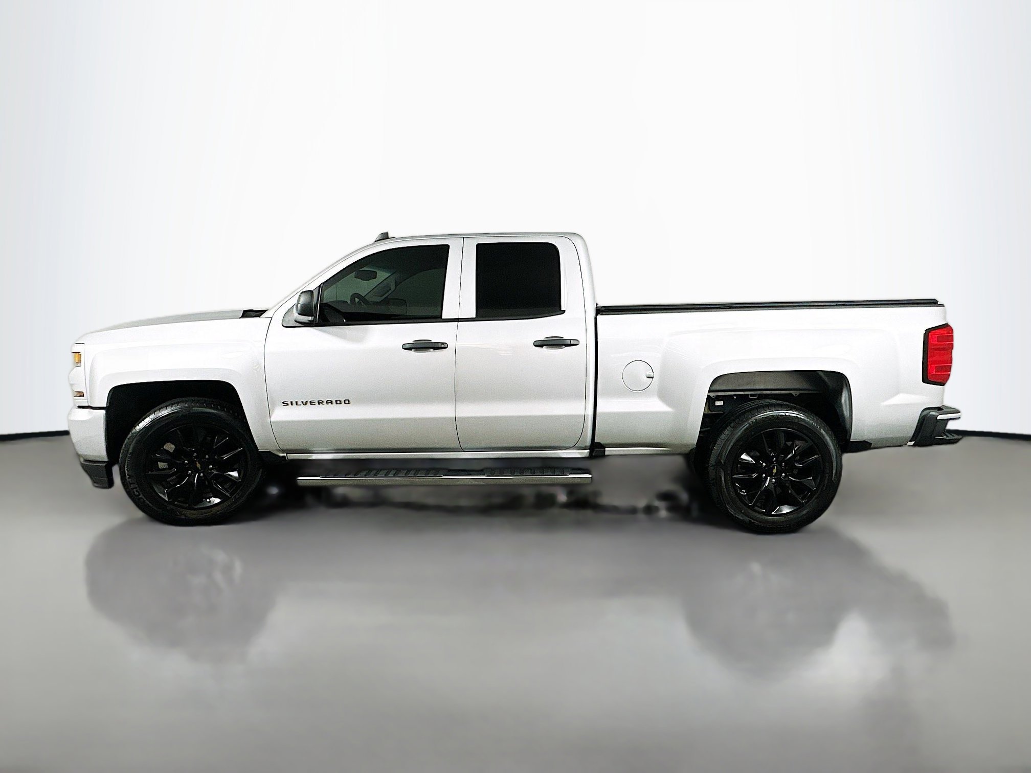 Used 2019 Chevrolet Silverado 1500 Custom w/ Custom Convenience Package image 4