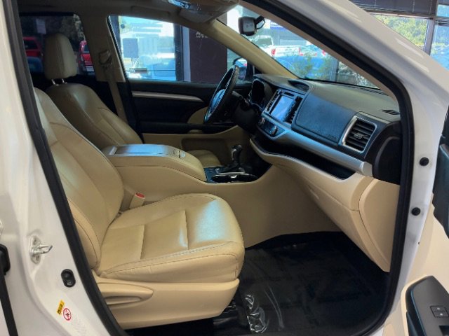 Used 2016 Toyota Highlander XLE image 34