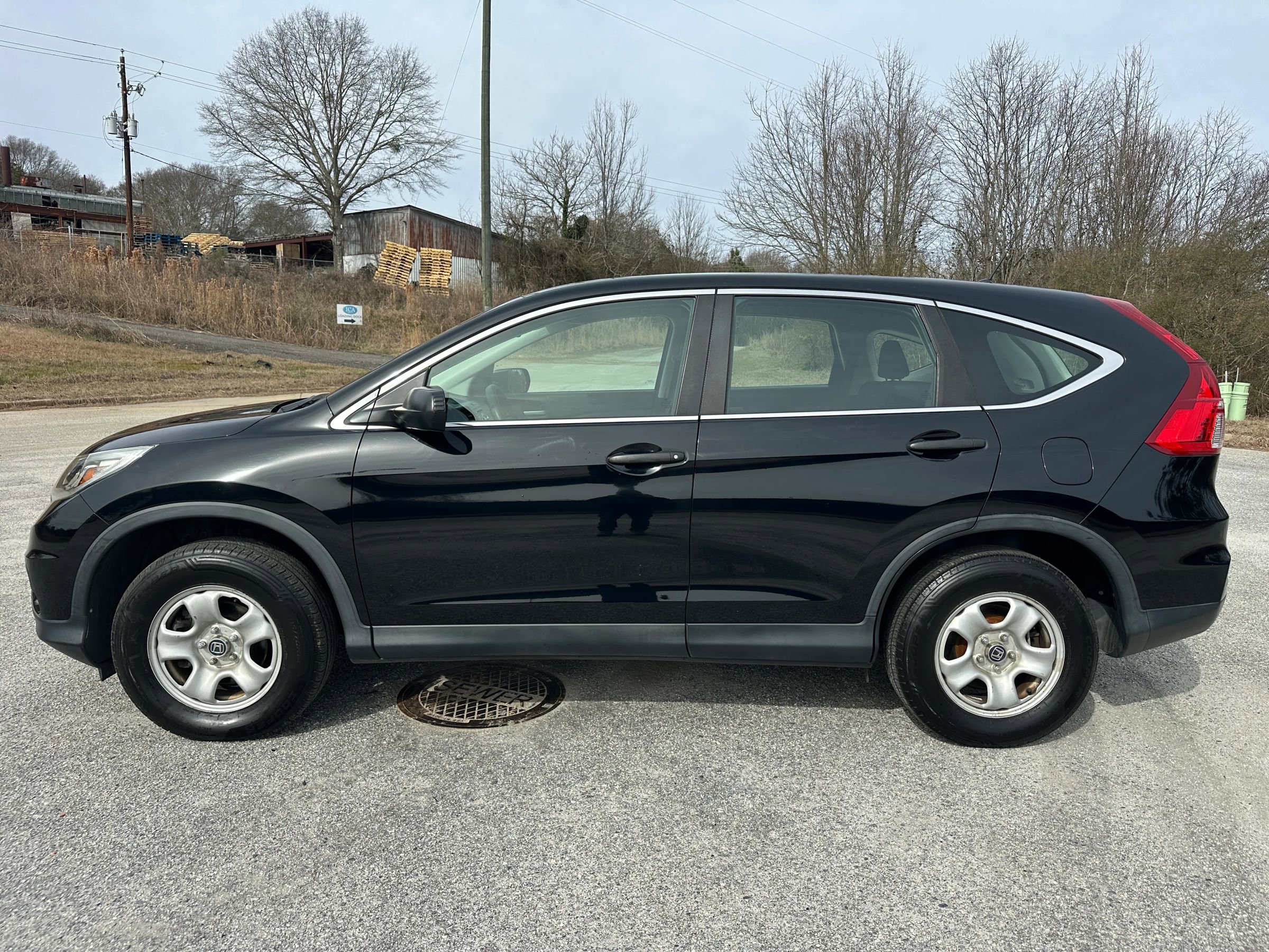Used 2015 Honda CR-V LX image 2