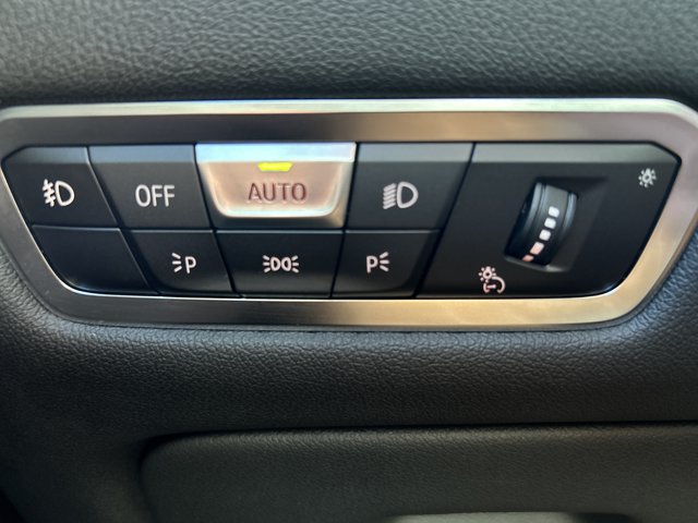 Used 2022 BMW X7 xDrive40i w/ Executive Package AWD/4WD image 14