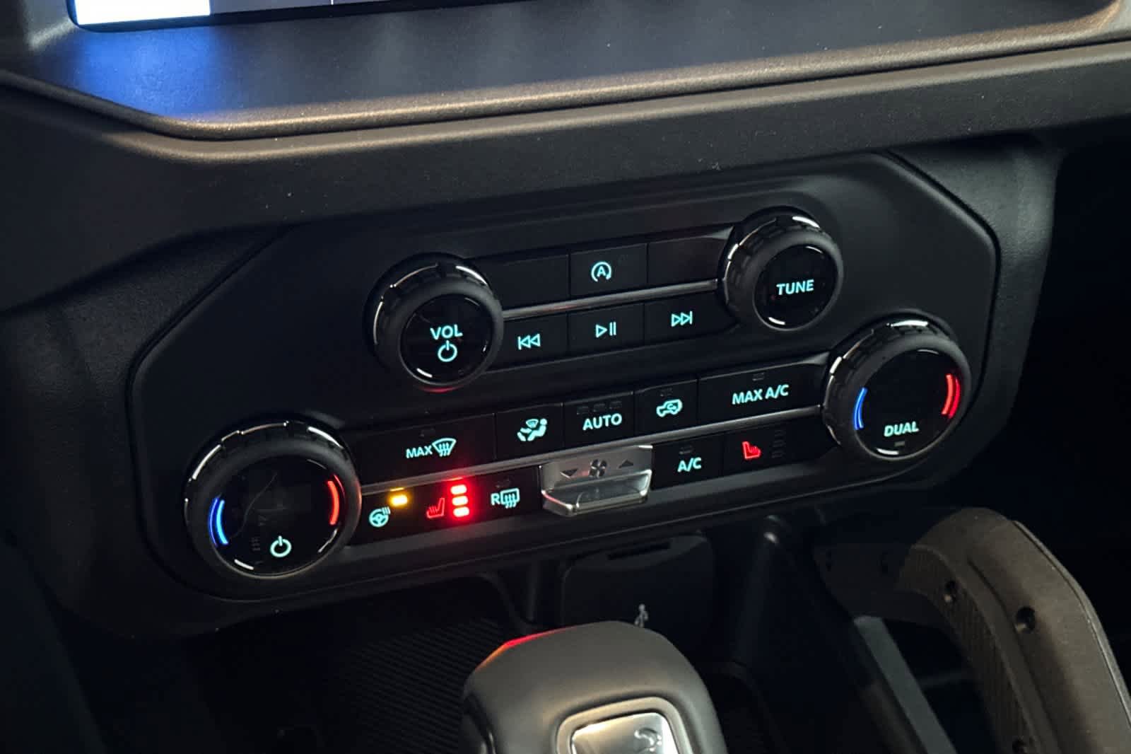 New 2025 Ford Bronco Badlands w/ Sasquatch Package image 21