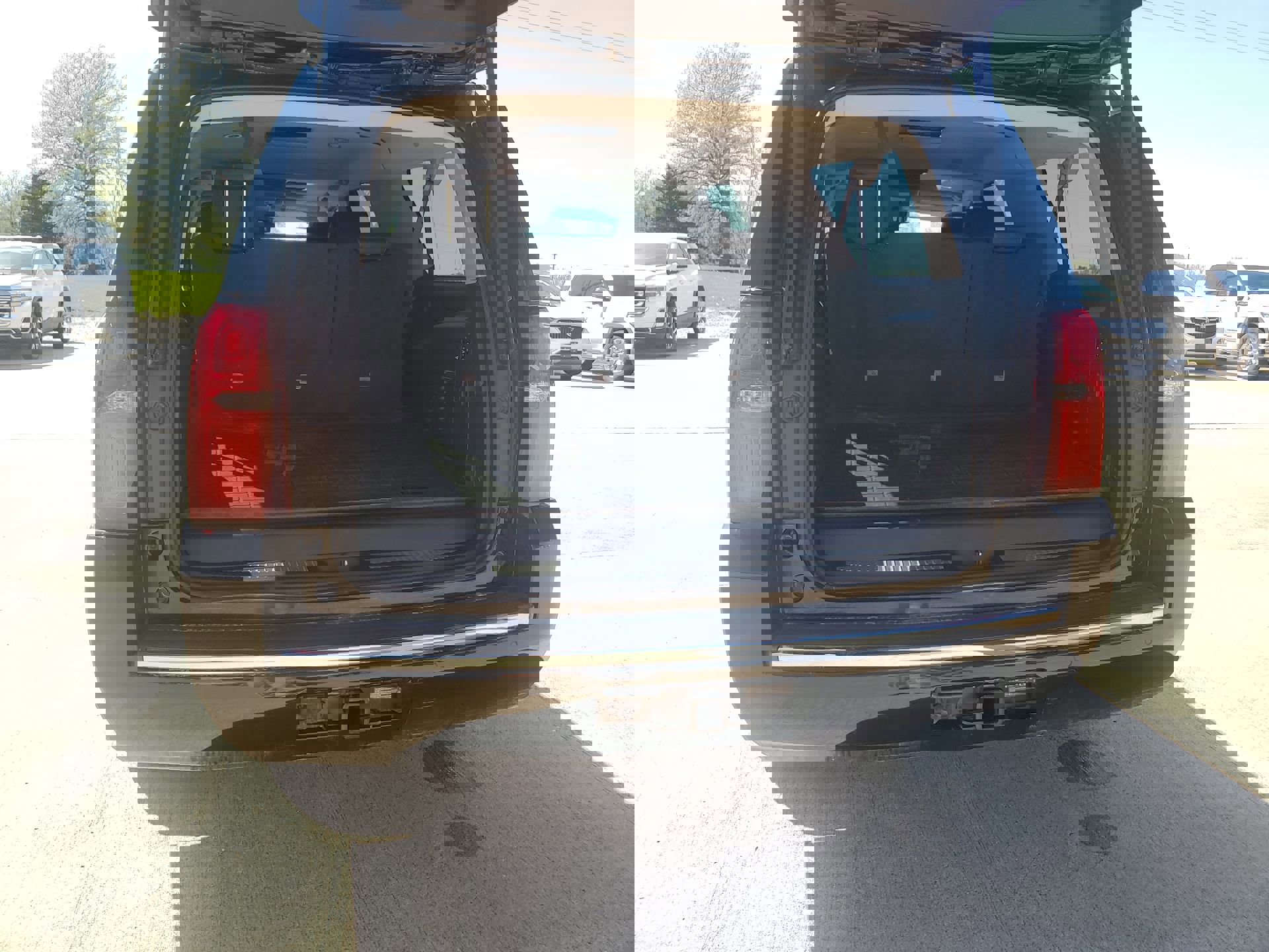 Used 2015 Chevrolet Suburban LTZ AWD/4WD image 33