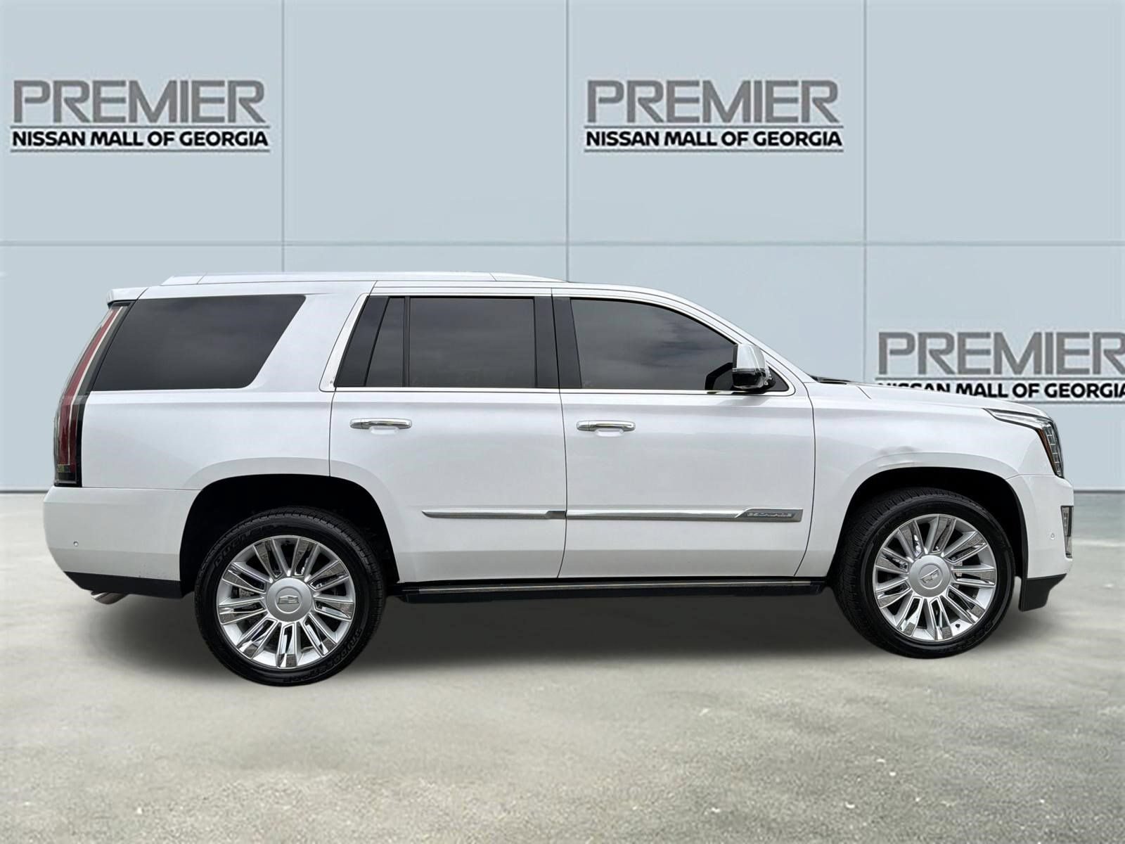 Used 2017 Cadillac Escalade Platinum AWD/4WD image 35